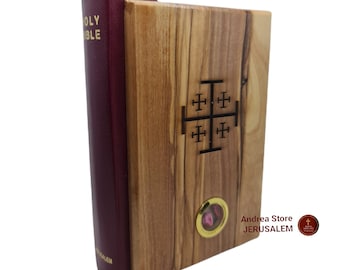 Bible couverture en bois d'olivier ancien et nouveau testament taille 15*11cm avec sol terre sainte King James version bible