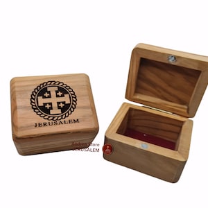 Rosenkranz aus Olivenholz Box Handgemacht im Heiligen Land Größe: 5 * 7 * 5 cm Wir haben 2 Modelle Jesus Face- Jerusalem Kreuzikone