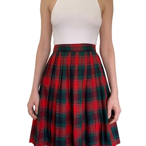 Vintage 1980’s KATIES tartan pleated skirt. Size 10 AU.