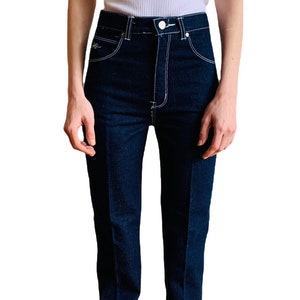 Vintage 1980’s straight leg denim jeans. Size 6 AU.