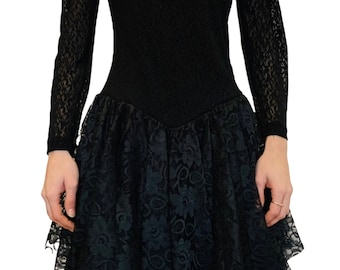 Vintage 1980’s black lace party/prom dress. Size 8.