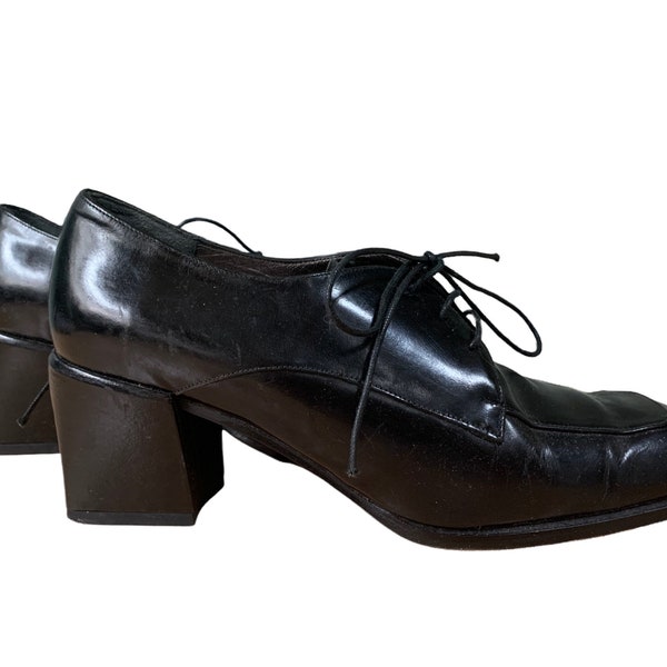 Chaussures brogues noires à lacets vintage des années 1980. Taille 8,5 UA