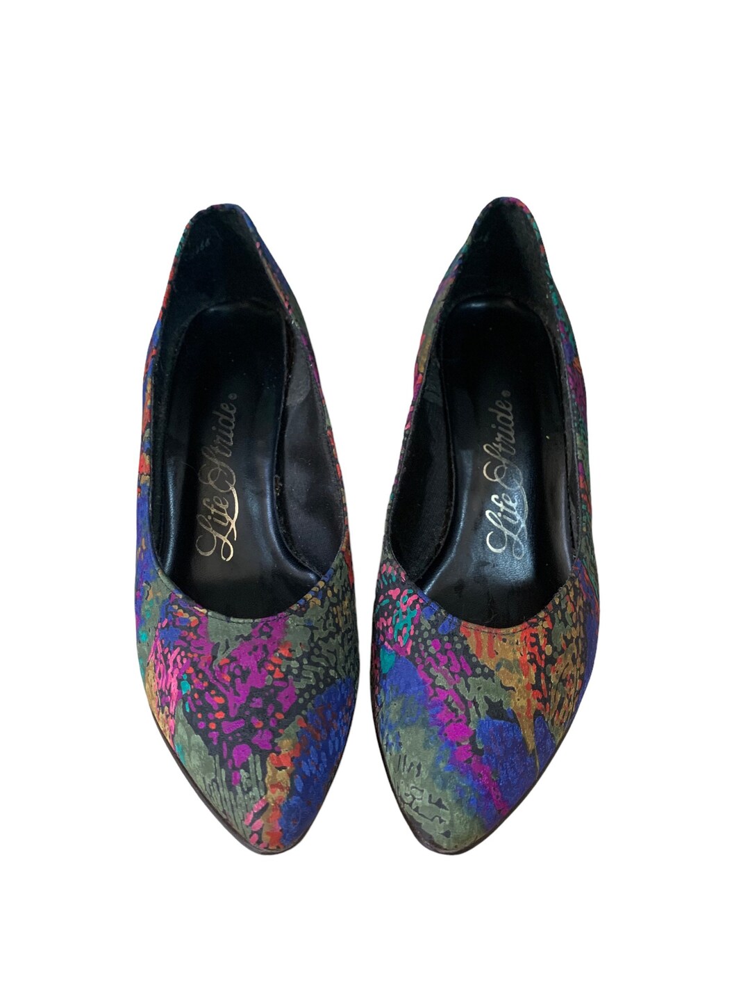 Vintage Blue pumps with statement Ethno details 80s heels with abstract print details