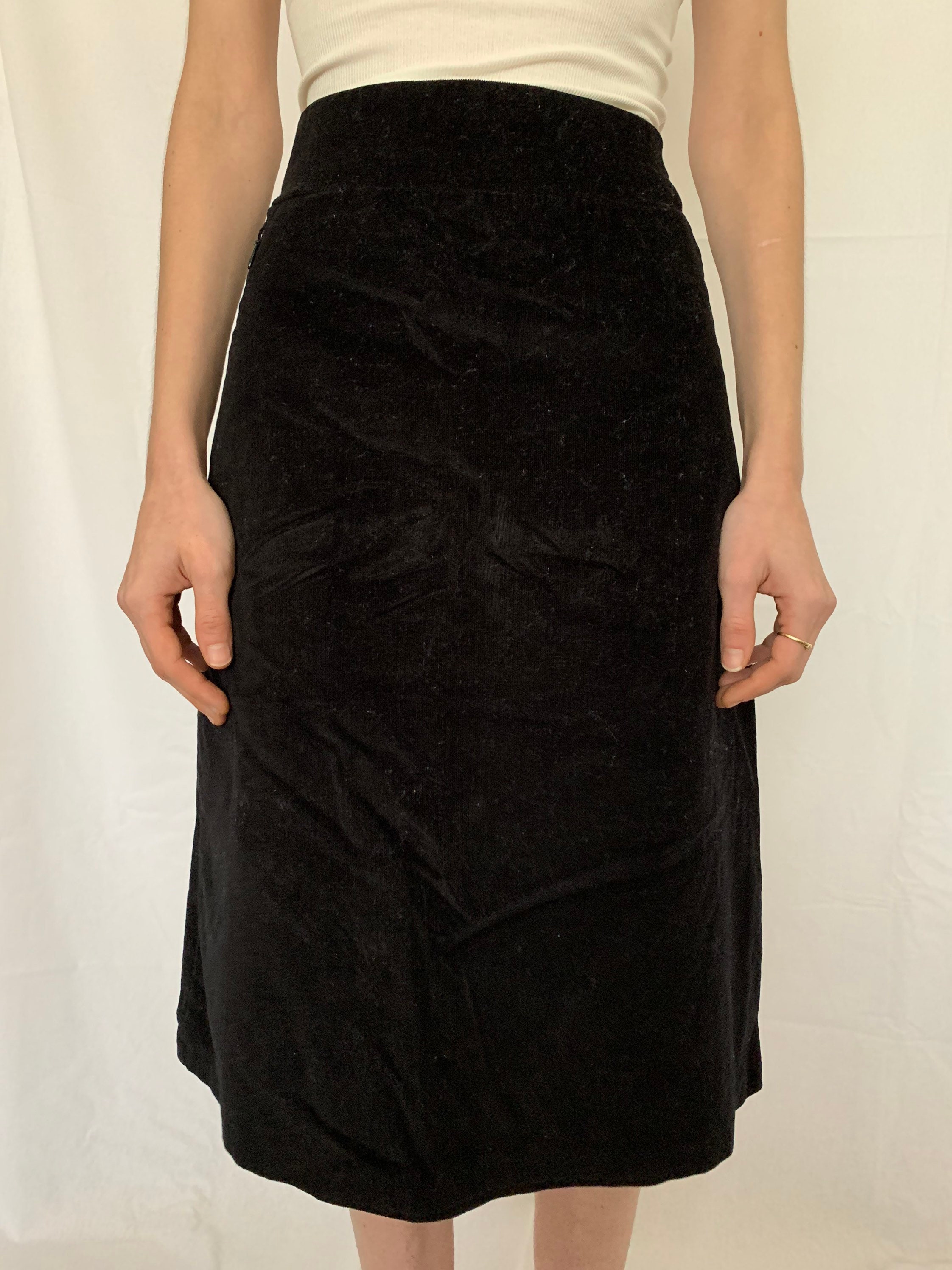 Falda de terciopelo negro A Line