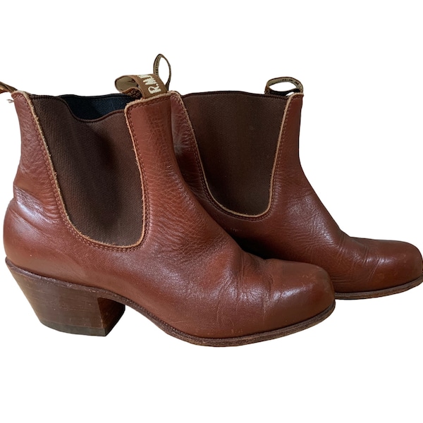 Iconic vintage 1970’s genuine RM Williams cuban heel ankle boots. Size 7C men’s.
