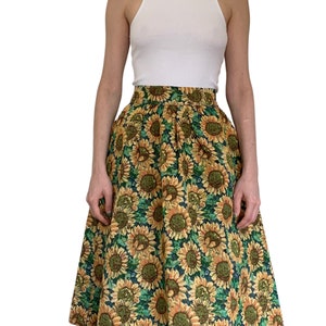 Vintage 1980’s sunflower A line midi skirt. Size 8 AU.