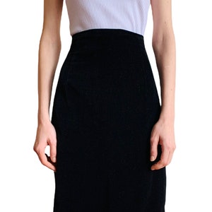 Vintage 1870/80’s black velvet pencil skirt. Size 8 AU.