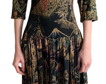 Stunning vintage 1980’s fit & flare midi dress. Size 8 AU.