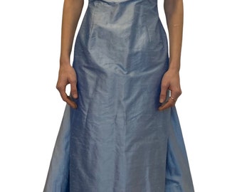 Stunning vintage 1980’s baby blue Prom/Party dress. Size 7-8.