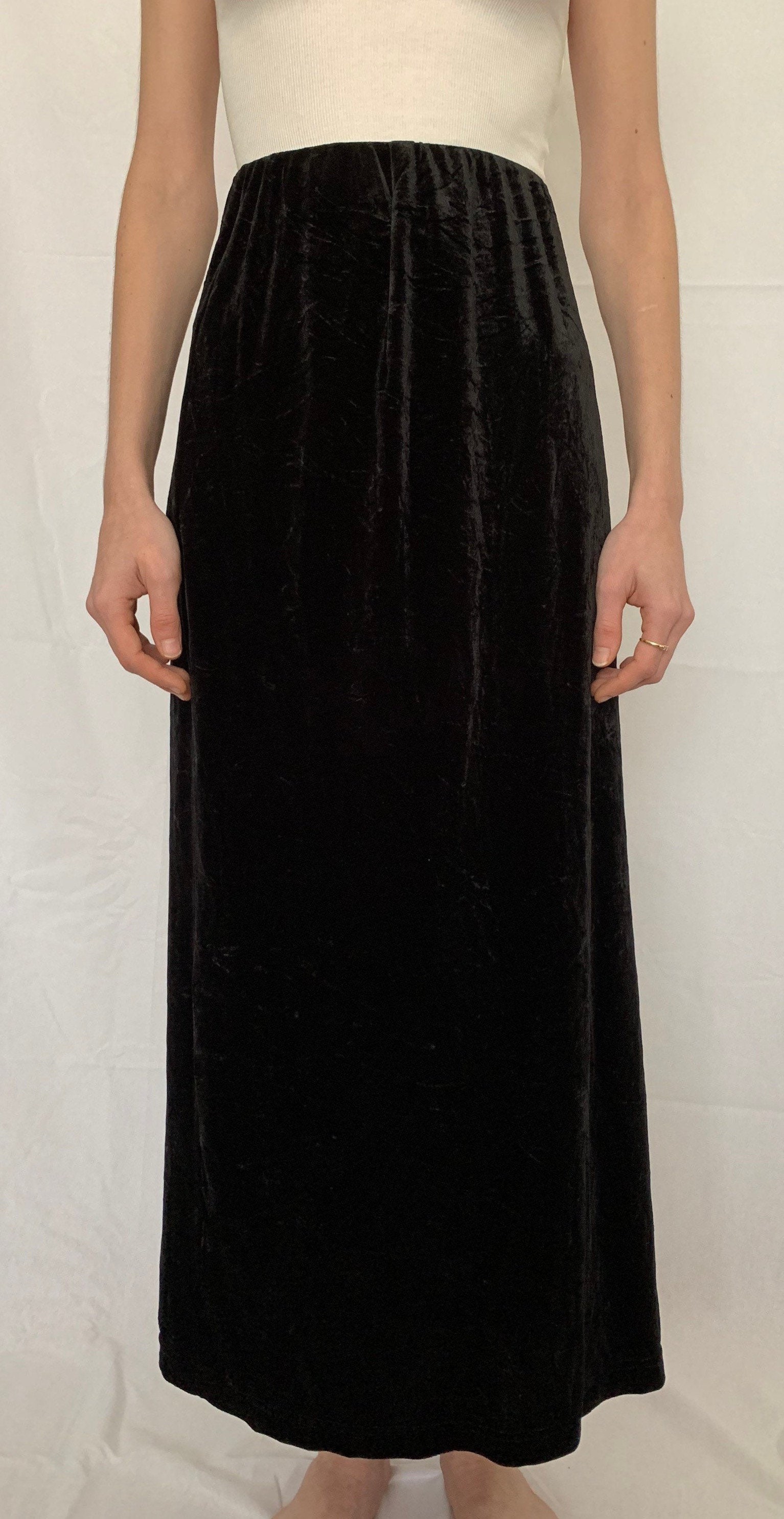 Falda de longitud de terciopelo aplastado negra de la década Etsy