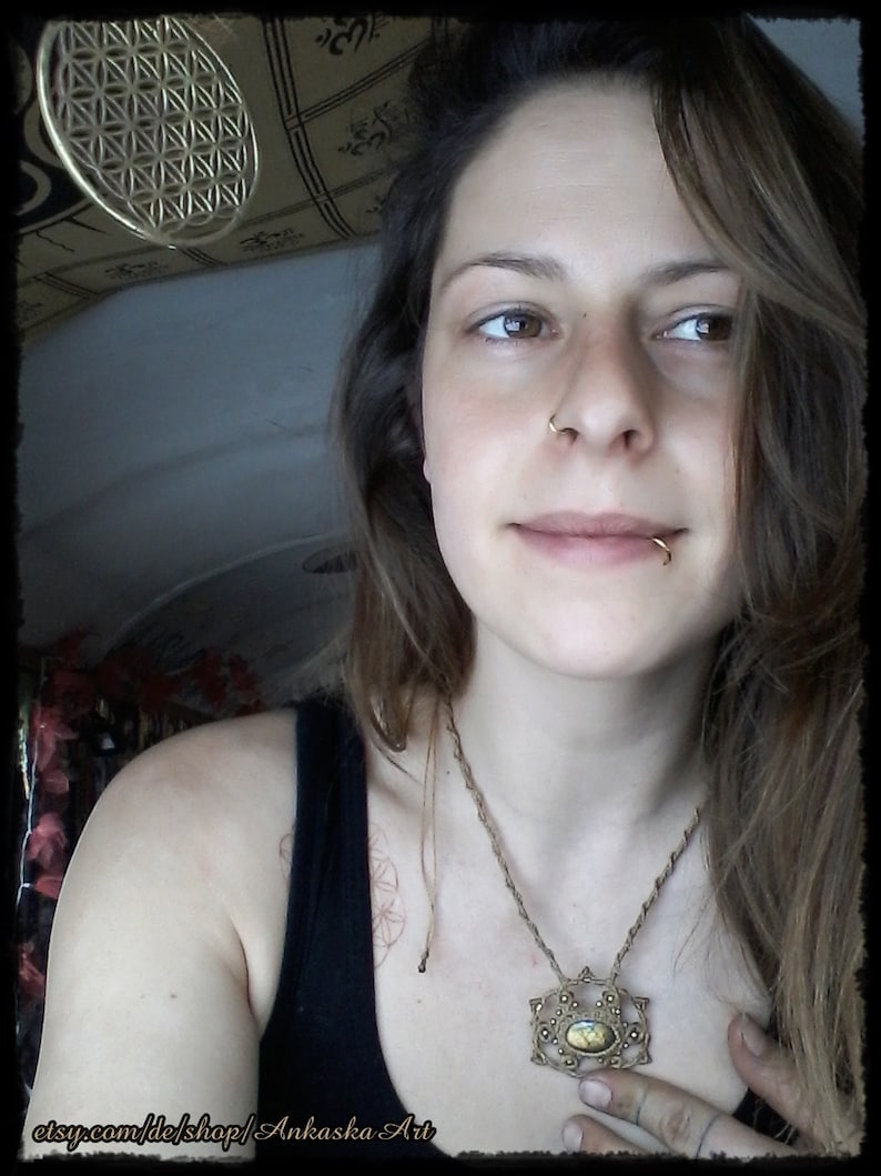 Makramee Necklace with Labradorite and messing Pearl
