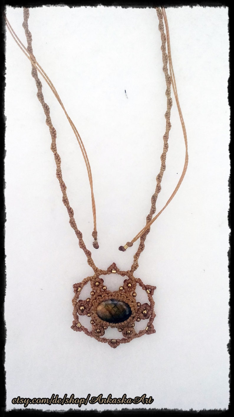 Makramee Necklace with Labradorite and messing Pearl