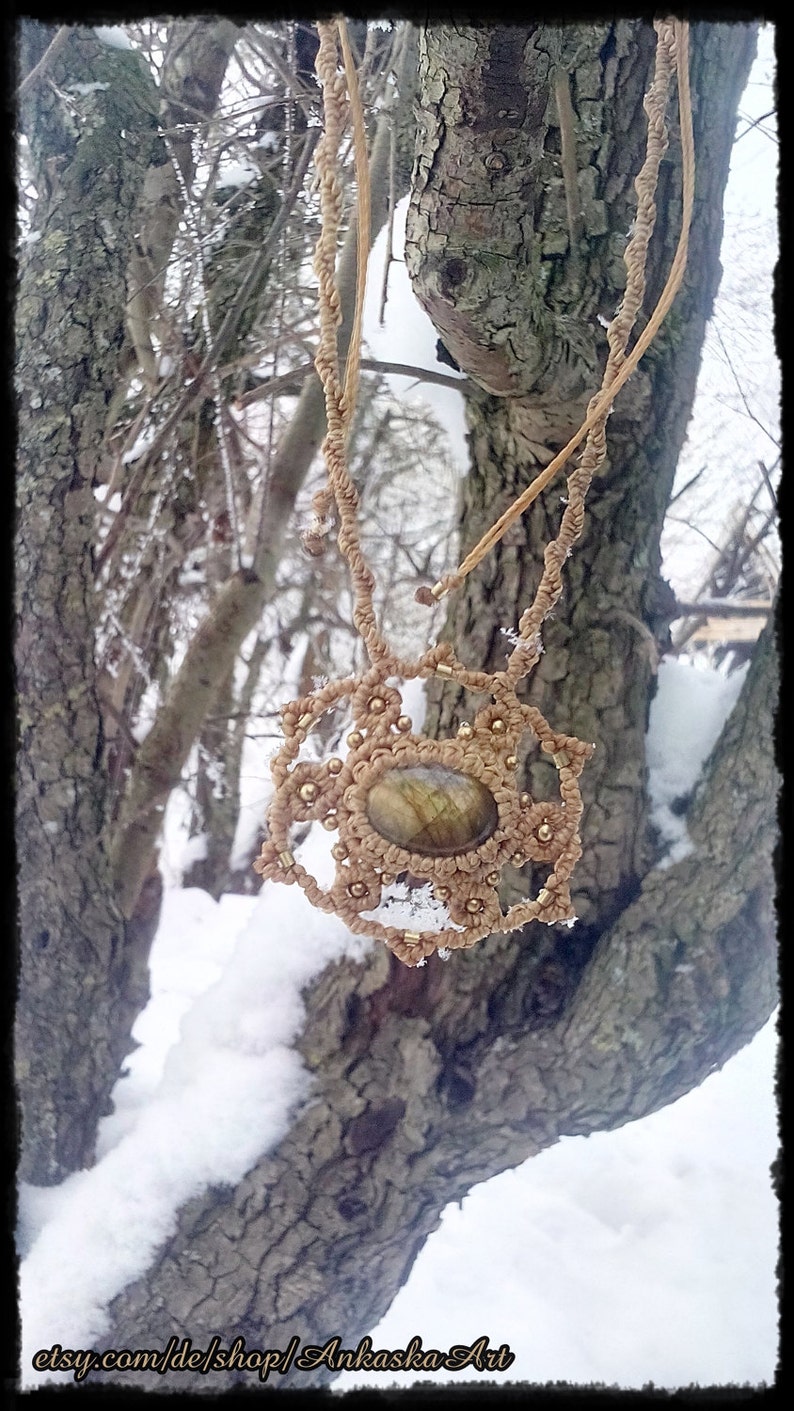 Makramee Necklace with Labradorite and messing Pearl