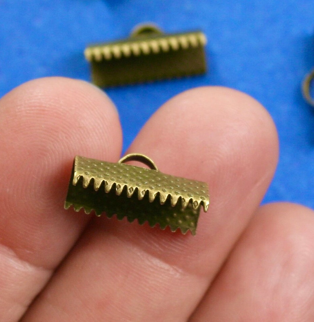 TOAOB 100 Fermagli Per Nastro In Bronzo Antico, 16mm, Con Anello, Punta A Morsetto, Ideali Per Gioielli Fai Da Te, Bracciali, Collane, Fermagli Per Nastri, Artigianato