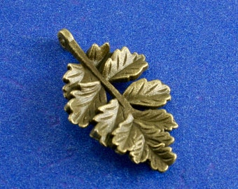 10 pcs -Antique Brass Oak Leaf Charm, Antique Bronze Leaf Pendants, 2 Hole Connector, 32x19mm- AB-B12375