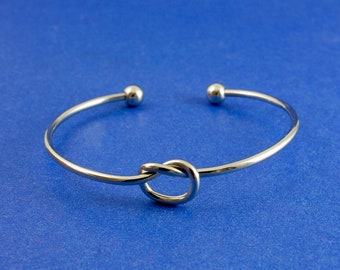 1 pcs -Silver Plated Love Knot Cuff Bracelet, Silver Plated Heart , 17cm (6-3/4") long- SP-B78303