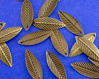 10, 20 or 40 pcs -Antiqued Bronze Leaf 21mm x 7mm, Antiqued Brass Leaf, Small Leaf Charm, AB-B14576