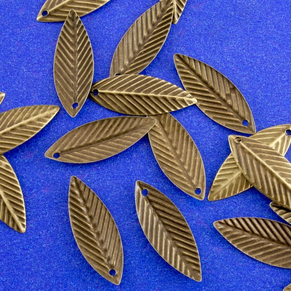 10, 20 or 40 pcs -Antiqued Bronze Leaf 21mm x 7mm, Antiqued Brass Leaf, Small Leaf Charm, AB-B14576