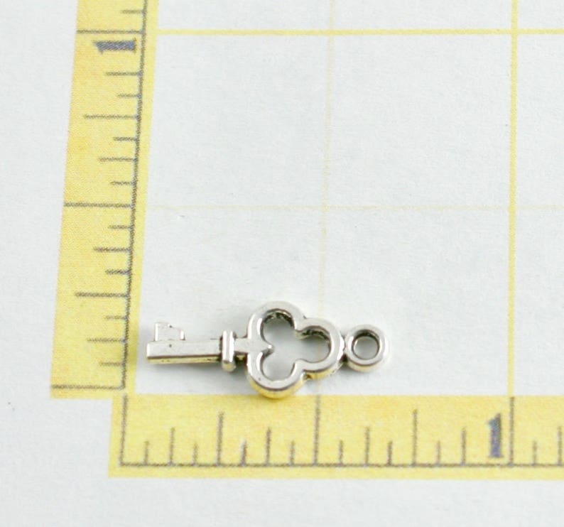 Mini Key Charm 20 Pcs -tiny Silver Key Pendant 16mm, Antique Silver Mini Key Charm ...