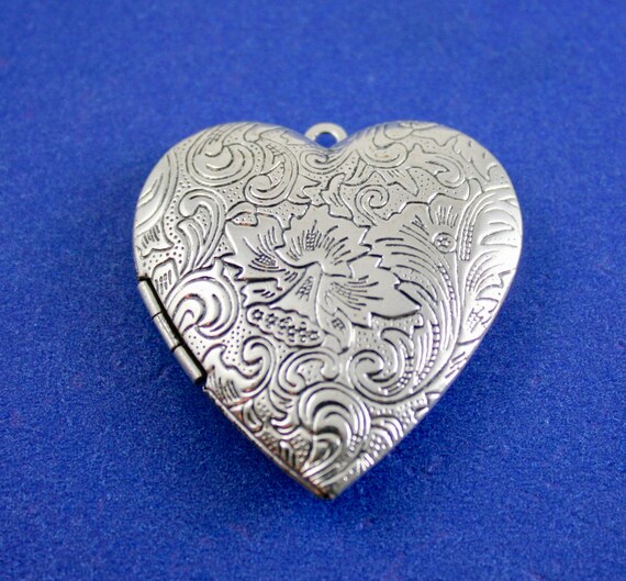 2pcs Heart Photo Frame Locket Pendant Stainless Steel Pendant Necklace