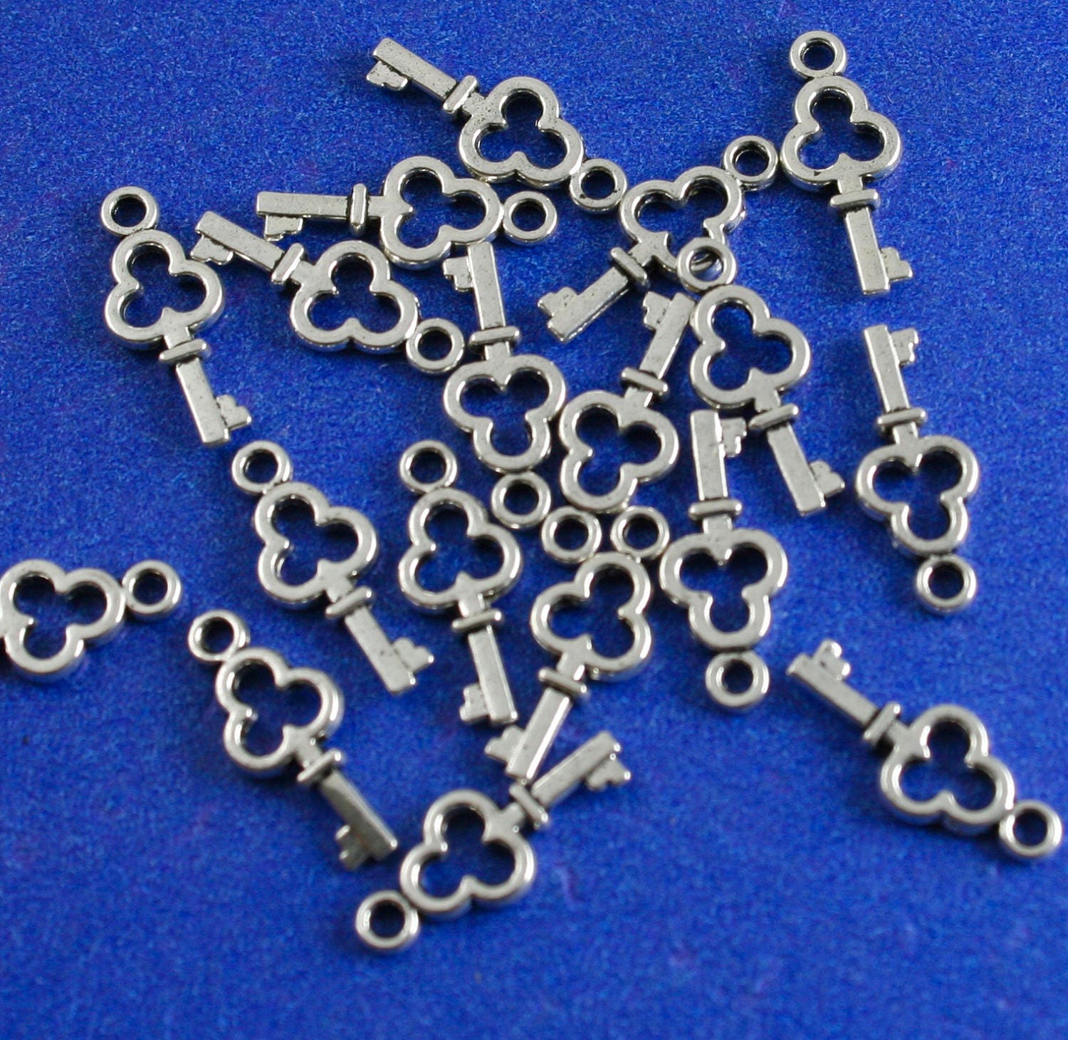 Mini Key Charm 20 Pcs -tiny Silver Key Pendant 16mm, Antique Silver Mini Key Charm ...