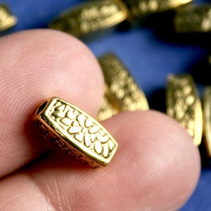 25 pcs -Antique Gold Rectangle Spacer Beads, Oblong Gold Tone Beads, Floral Pattern, 12mm x 5mm, Hole: 2mm- GP-B0097042