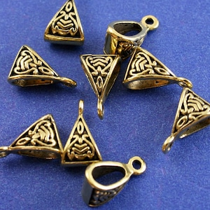 10 pcs -Antique Gold European Style Bail, Gold Tone Triangle Bail, Antique Gold Celtic Pattern Link, 15mm (5/8&quot;) x 10mm (3/8&quot;)- AG-B78919
