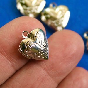 1 pcs -Small Platinum Heart Locket, Silver tone Heart Pendant, 2 Picture Locket, Floral Engraved Locket- GP-KK-G386-10G