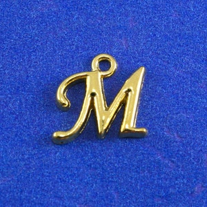 1 o 4 piezas: inicial de escritura dorada M, amuleto de alfabeto en placa de oro M, letra M, monograma M