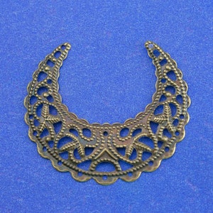 10 stuks-antieke koperen filigraan gesneden Halve Maen, antieke bronzen filigraan decoratie, 43mm (1-3/4 &quot;) x 38mm (1-1/2&quot;)-AB-B0097052