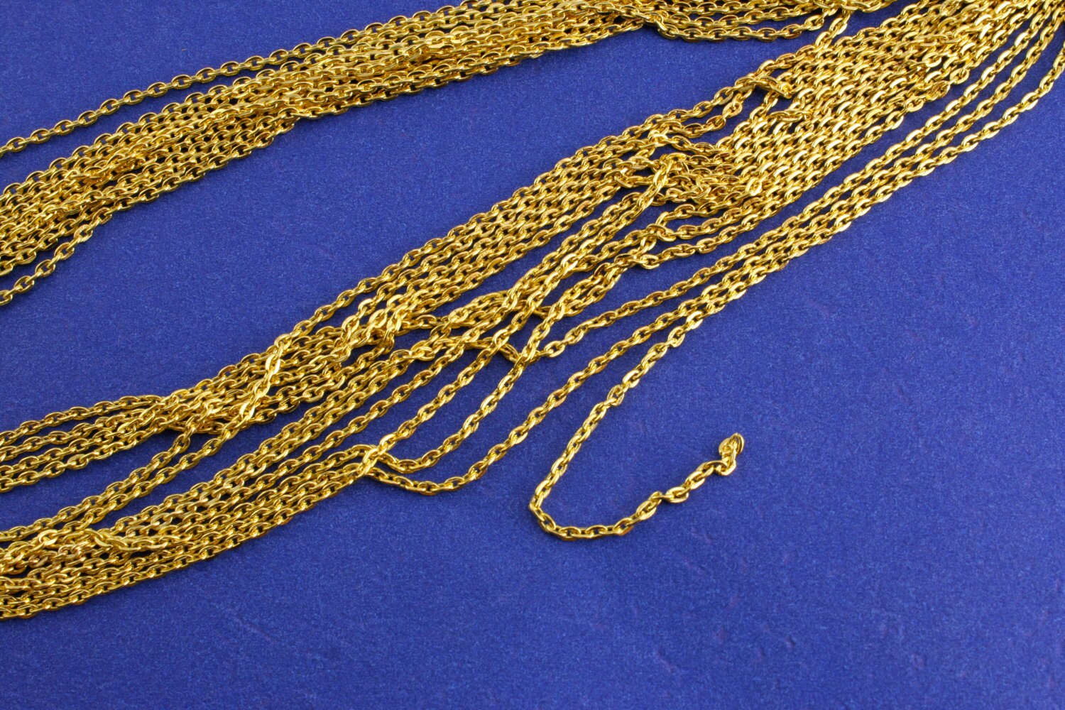 16ft 10m / 32ft 5m 2x3mm 5 colors Plated Brass Soldered Chain Flat Cable Chain 16ft 10m / 32ft 5m 2x3mm 5 colors Plated Brass Soldered Chain Flat Cable Chain
