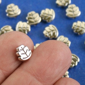 25 pz -7mm perline distanziali foglia argento antico, perline foglia, piccole perline foglia argento, 7mm x 7mm- AS-B0105250