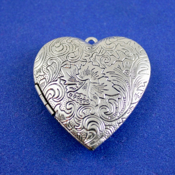 1 pc -Large Antiqued Silver Heart Locket, 4.2cm (1-5/8") x 4cm (1-5/8") Engraved Silver Locket, Floral Heart Locket- SP-B28786