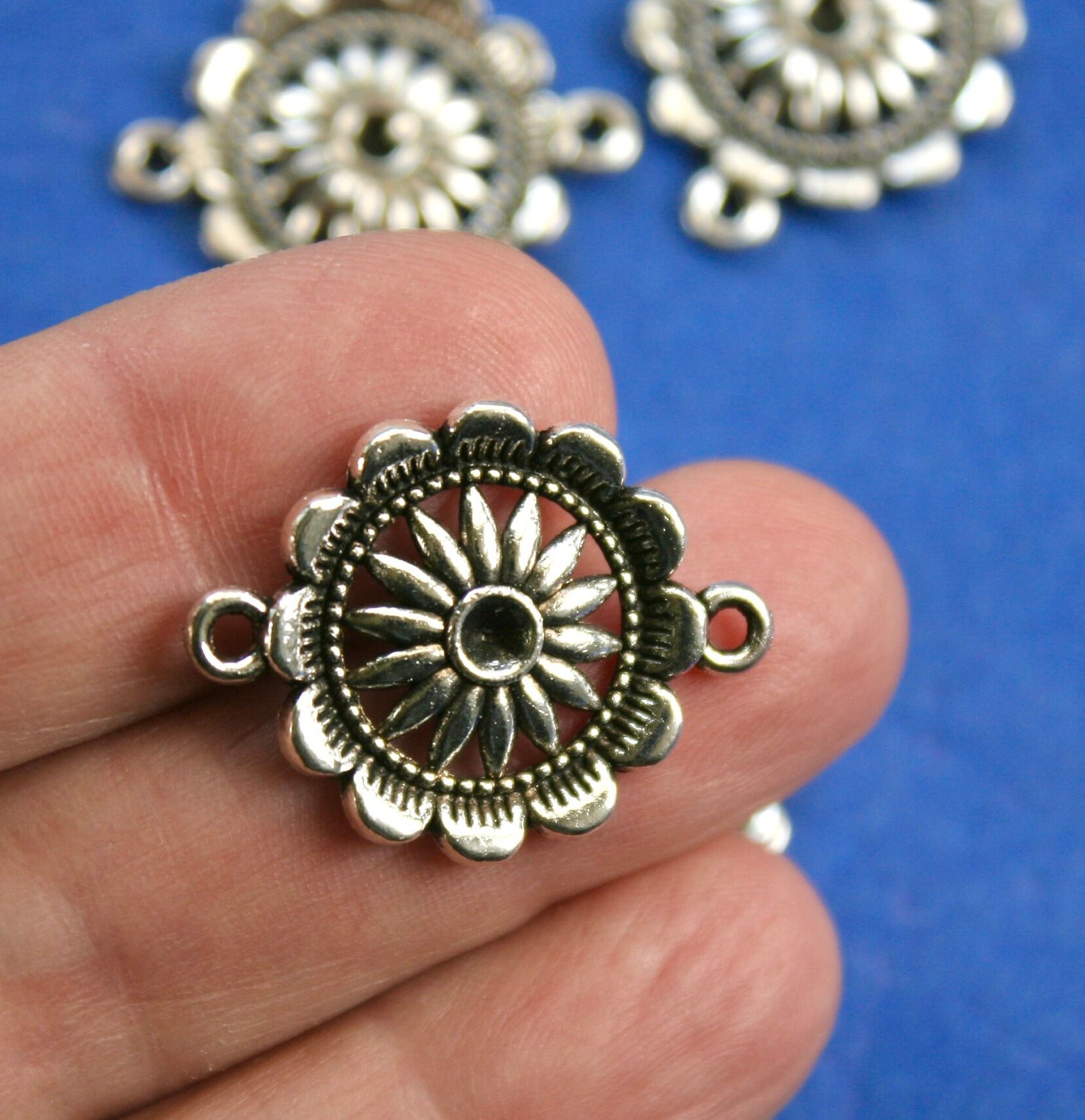 専用page〜✴︎フランスアンティーク　コーネリーh150×w180✖️2枚合わせて 10 Pieces -antique Silver Concho 2 Hole Connector