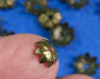 25 pieces -8mm Vintage Antique Bronze Beads Caps, Flower Beadcaps, Floral Bead Caps, Vintage Style Beadcaps (Fit Beads: 8mm Dia)- AB-B858568