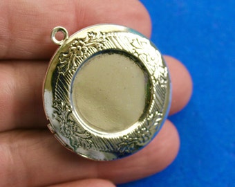 2 pcs- Antiqued Silver Etched Locket, 32mm Silver Locket, 2 Picture Locket, Antiqued Silver Photo Locket AS-B13239-8S