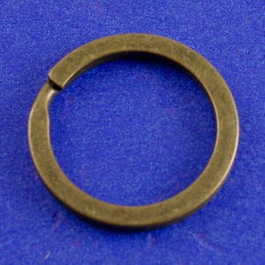 10 pcs- 25mm Bronze Split Ring, 25 mm, 12 Gauge, Antiqued Brass Key Ring, 1 inch Brass Split Ring- AB-B26893-8S