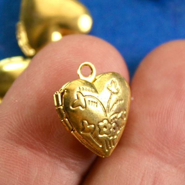 1 pcs -Small Golden Heart Locket, Gold Heart Pendant, 2 Picture Locket, Floral Engraved Locket- GP-KK-G386-10G