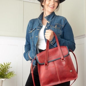 Rote Umhängetasche aus Leder - Arbeitstasche für Damen mit verstellbarem Riemen - Vintage inspirierte Schultertasche für jeden Tag - Handtasche aus burgunderfarbenem Leder
