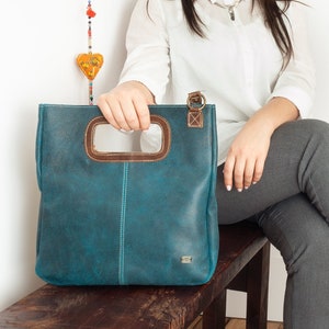 Retro Blue Leather Crossbody Purse Small Turquoise Vintage Handbag, Minimalist Style Crossbody Bag, Shoulder Bag for Women image 4