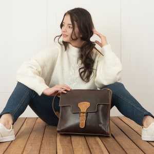 Women cross body bag travel, casual brown leather bag for weekend, crossbody purse jeans outfit, small messenger bag, essential bag for mom image 4