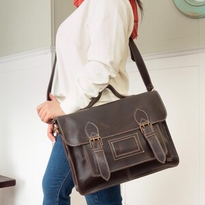 Sac à dos vintage en cuir marron – Sac convertible pour ordinateur portable pour femme – Mallette de travail faite main, sac d'école messager