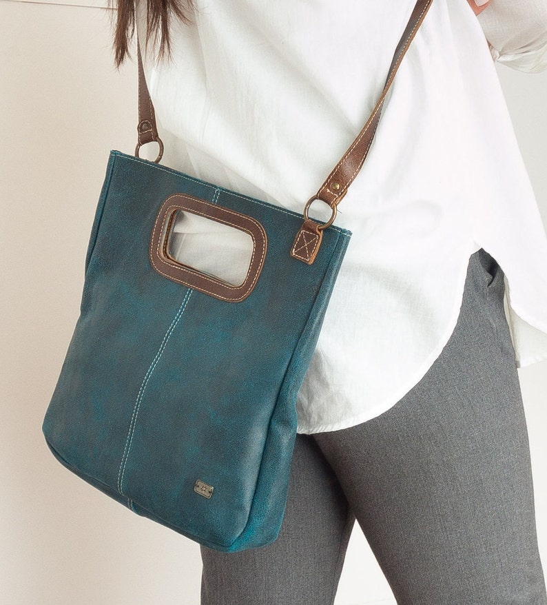 Retro Blue Leather Crossbody Purse Small Turquoise Vintage Handbag, Minimalist Style Crossbody Bag, Shoulder Bag for Women image 5