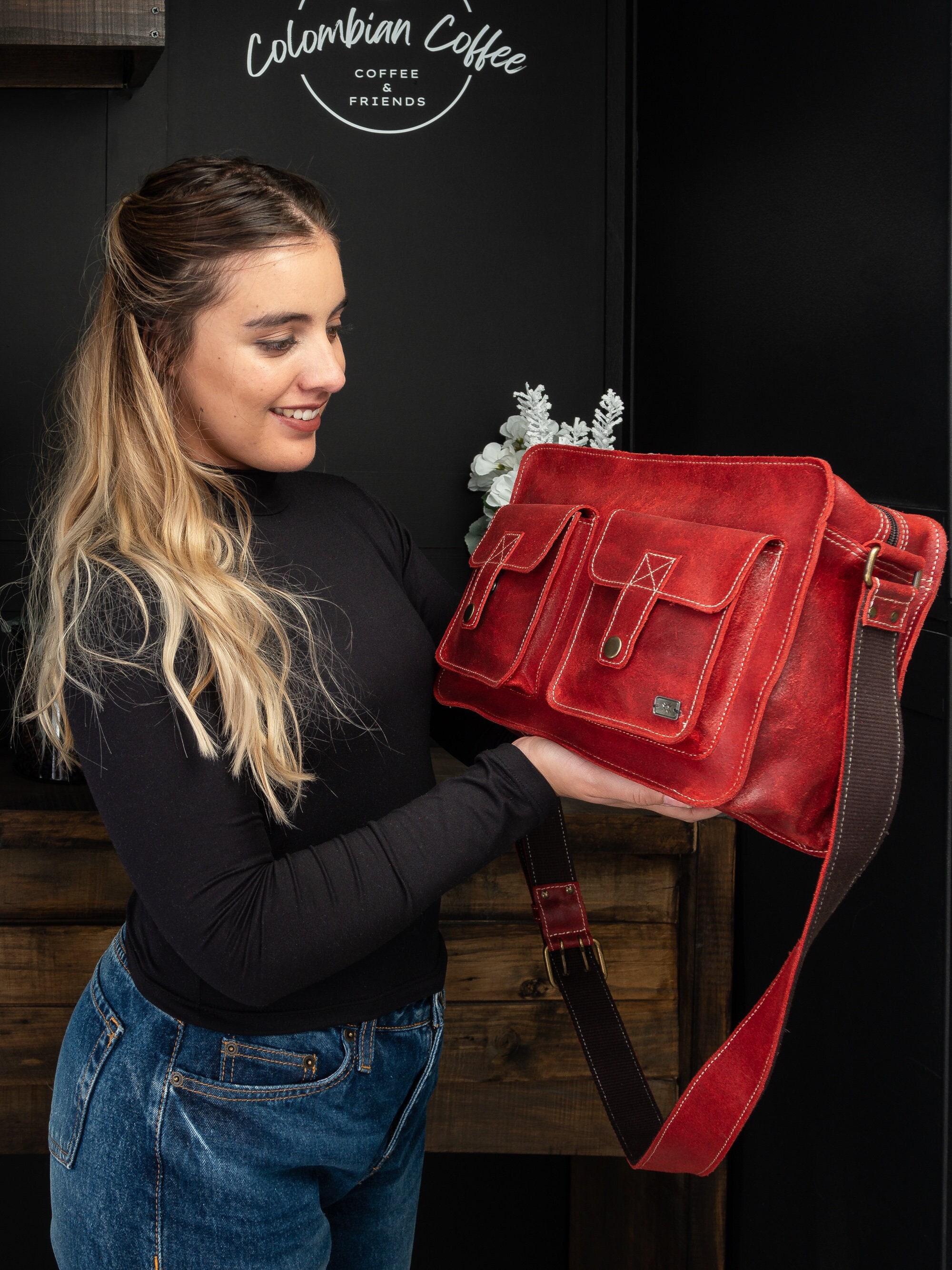 V73 Women Messenger Bags 73BS8BS05EDITHRUBINO Red V73 Women Messenger Bags 73BS8BS05EDITHRUBINO Red