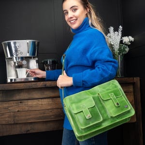 Sac bandoulière en cuir vert – Sac messager pour le travail – Sac pour ordinateur portable pour femme – Sacoche en cuir pour l'école – Sac vintage pour les voyages