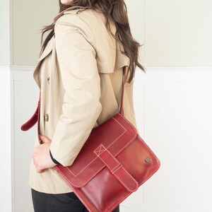 Kleine Messenger-Tasche für Damen – rote Ledertasche – weinrotes Leder, kleine Umhängetasche – Umhängetasche für Damen – Leder-Umhängetasche für Reisen