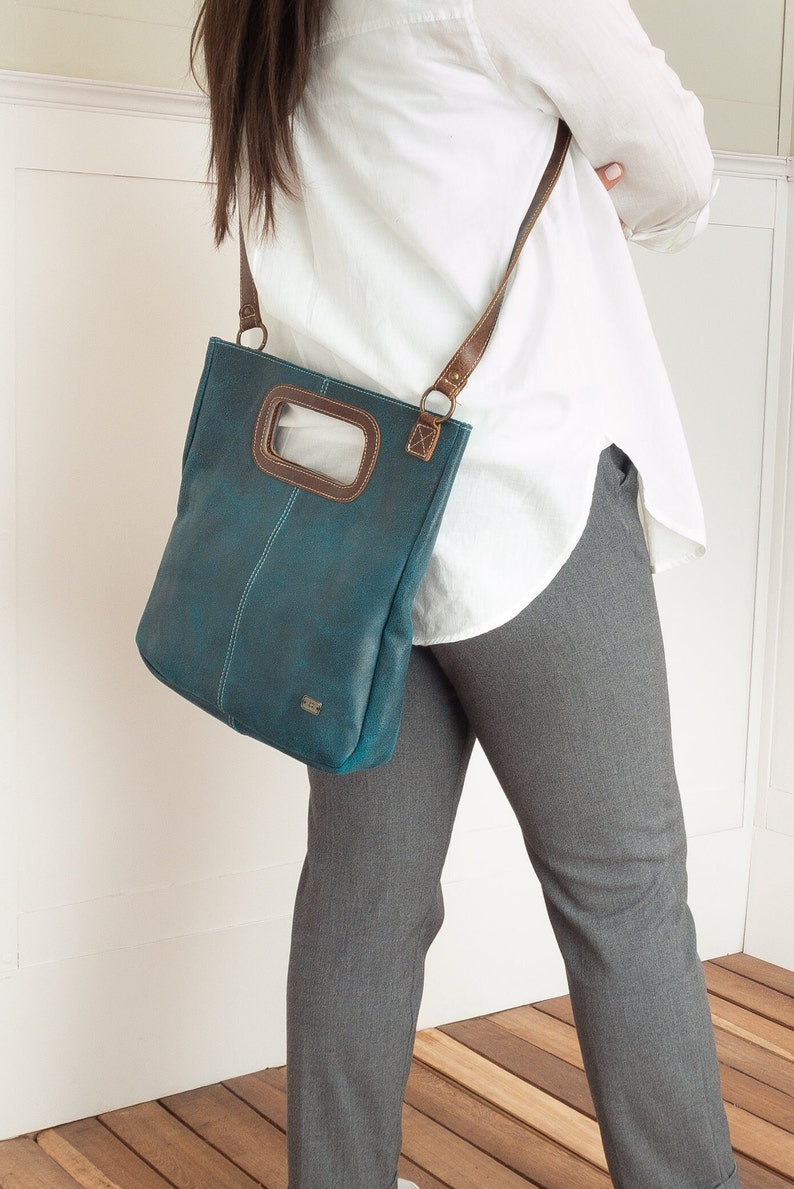 Retro Blue Leather Crossbody Purse Small Turquoise Vintage Handbag, Minimalist Style Crossbody Bag, Shoulder Bag for Women image 3