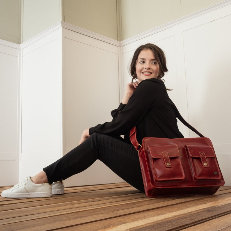 Red leather messenger bag, leather laptop bag for women, cross body work bag, graduation gift, leather shoulder bag women, casual crossbody zdjęcie 1