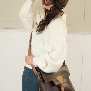 Women cross body bag travel, casual brown leather bag for weekend, crossbody purse jeans outfit, small messenger bag, essential bag for mom image 3