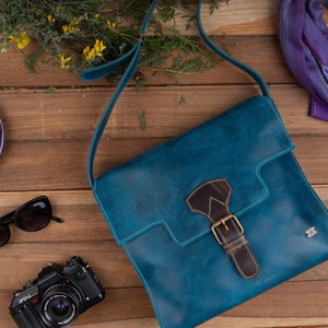 Women cross body bag travel, casual brown leather bag for weekend, crossbody purse jeans outfit, small messenger bag, essential bag for mom Turquoise Blue